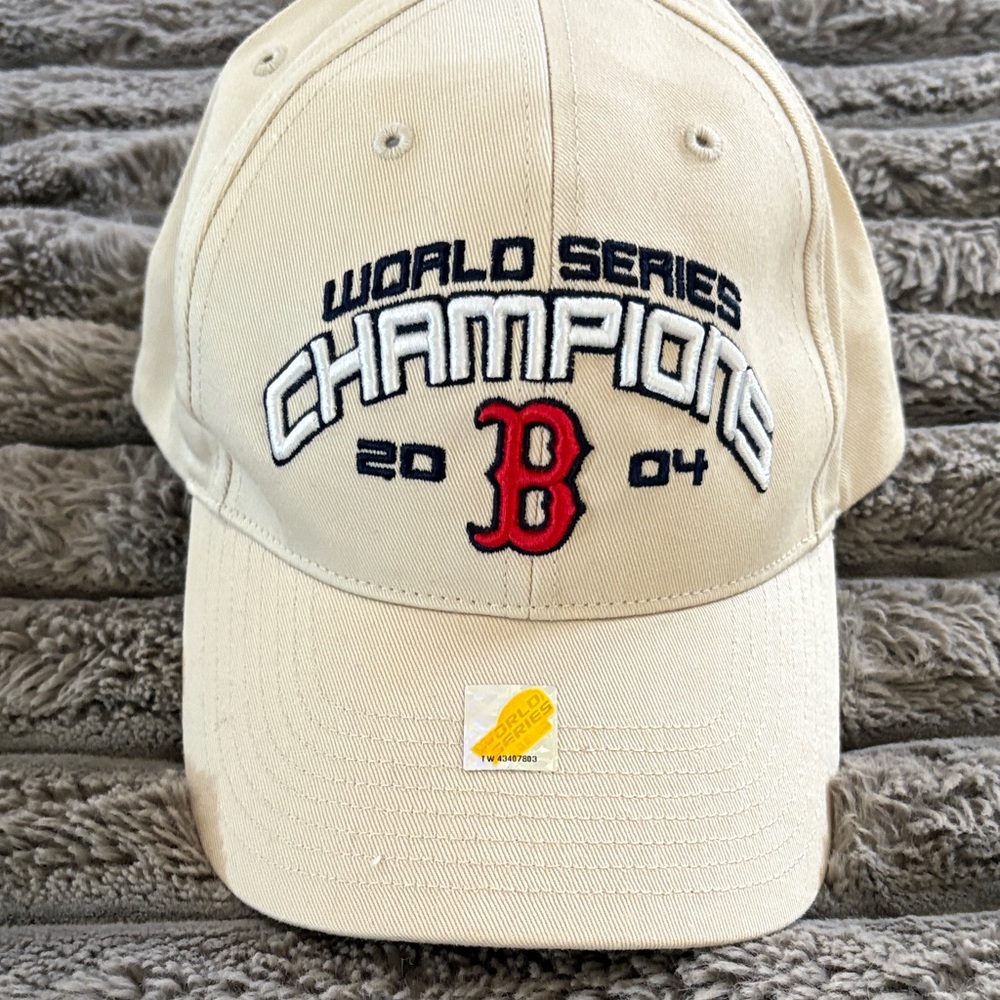 World Series Champions 2004 RED SOX Hat NWT